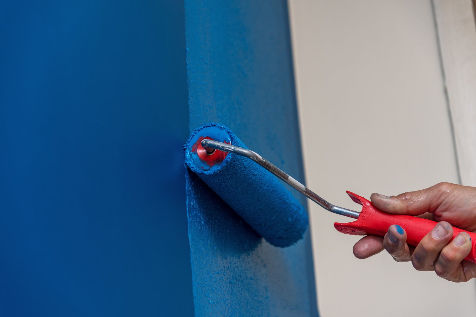 Streichen mit Binderfarbe